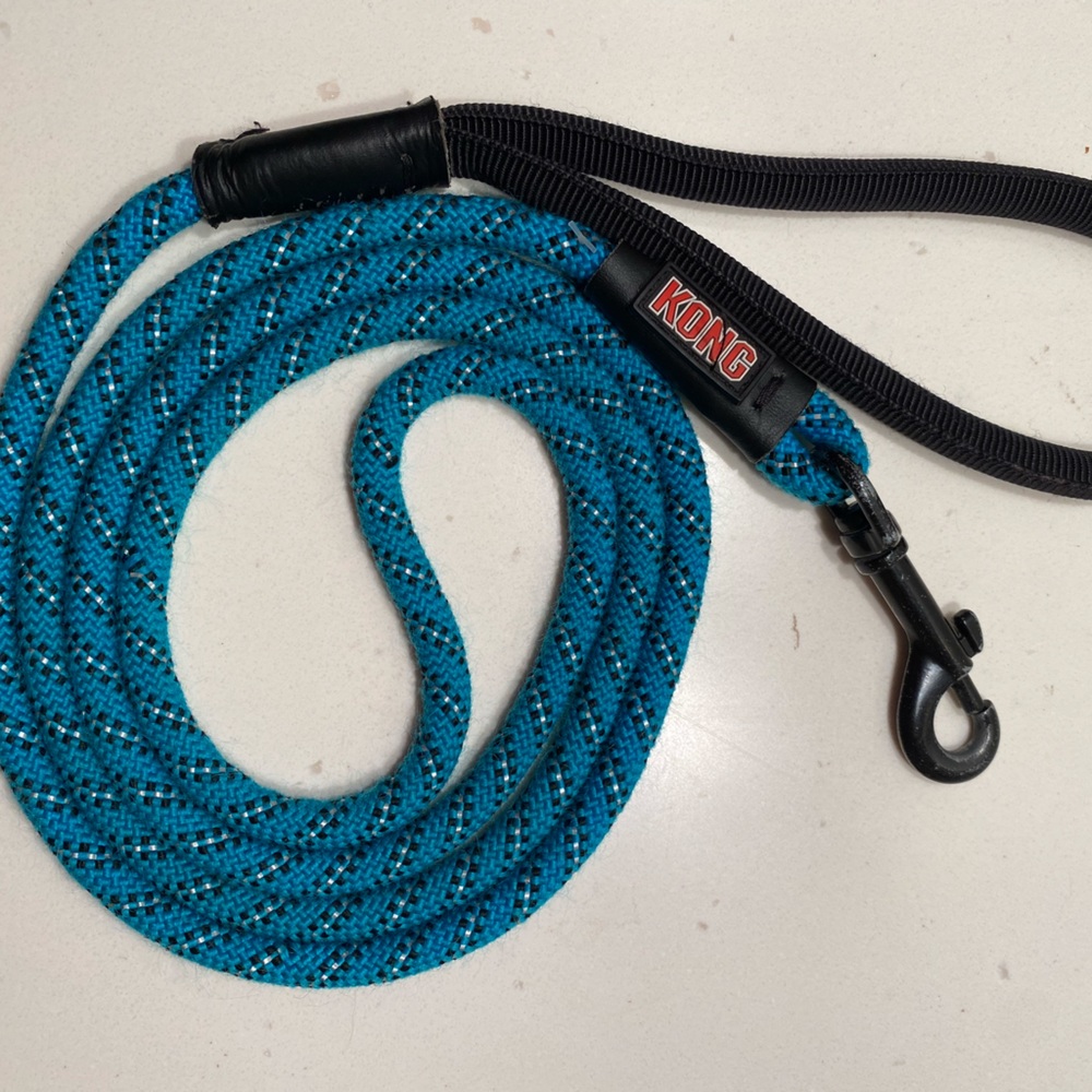 Kong 6ft. Woven Lead